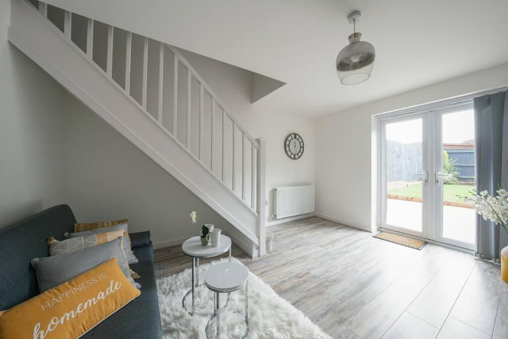 Stylish 2-Bed Home - For Company Contractor And Leisure Stays - Nec, Airport, Hs2, Contractors, Resort World Birmingham Exteriör bild