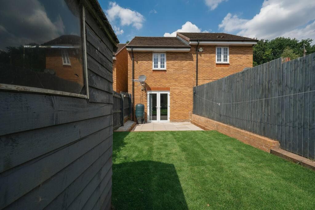 Stylish 2-Bed Home - For Company Contractor And Leisure Stays - Nec, Airport, Hs2, Contractors, Resort World Birmingham Exteriör bild