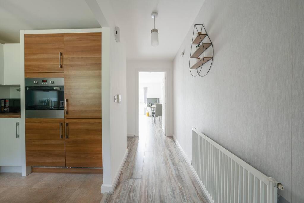 Stylish 2-Bed Home - For Company Contractor And Leisure Stays - Nec, Airport, Hs2, Contractors, Resort World Birmingham Exteriör bild
